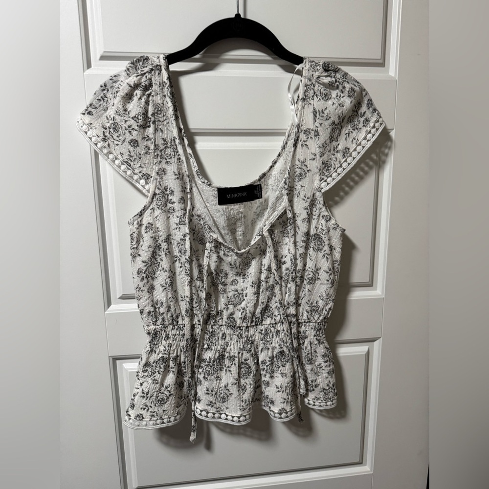 MINKPINK Monochrome Floral Blouse